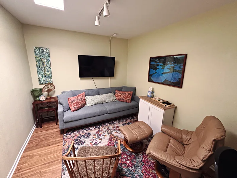 Family therapy room at Third Street Counseling in Laguna Beach